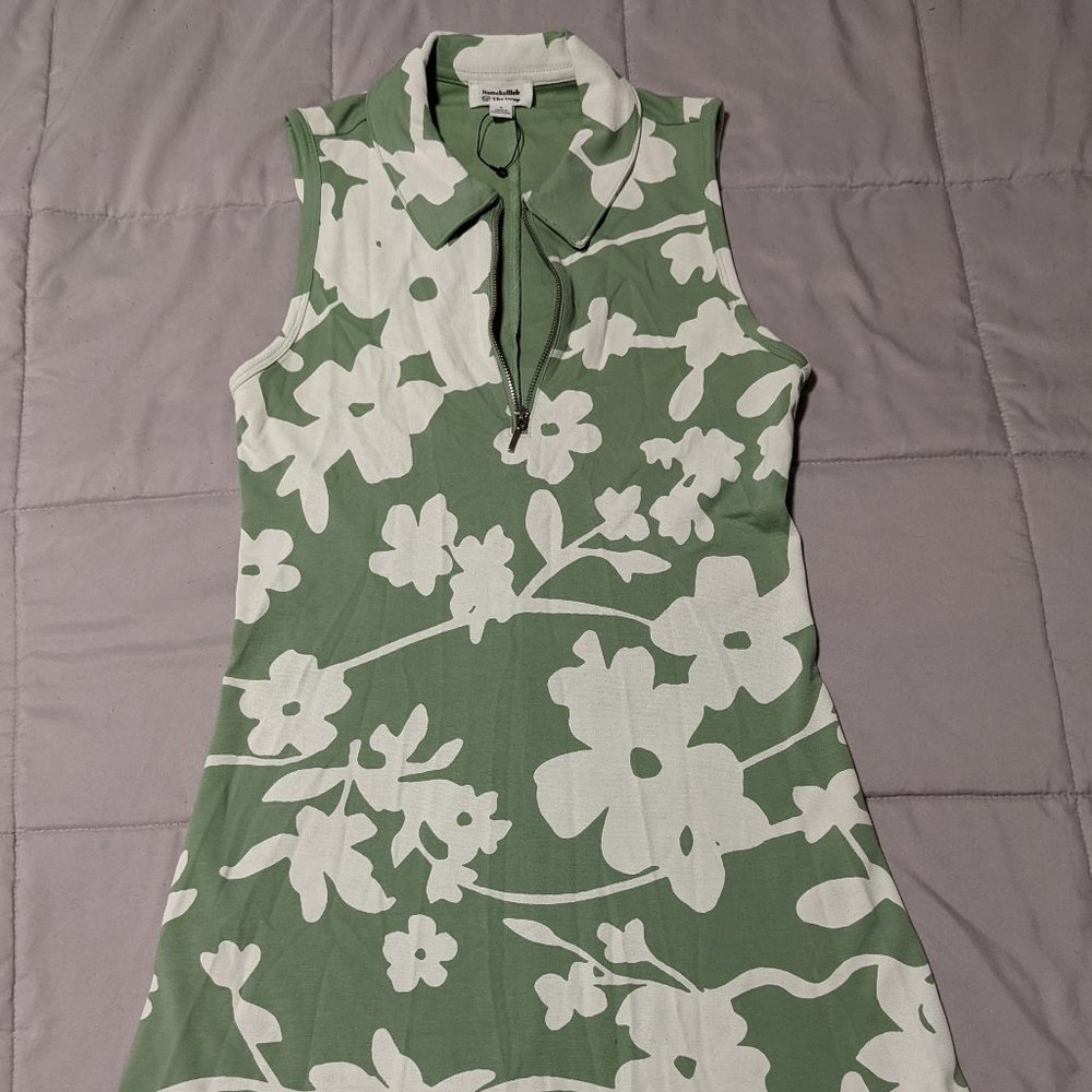 Sleevless Sporty Mini Dress with Zip Front